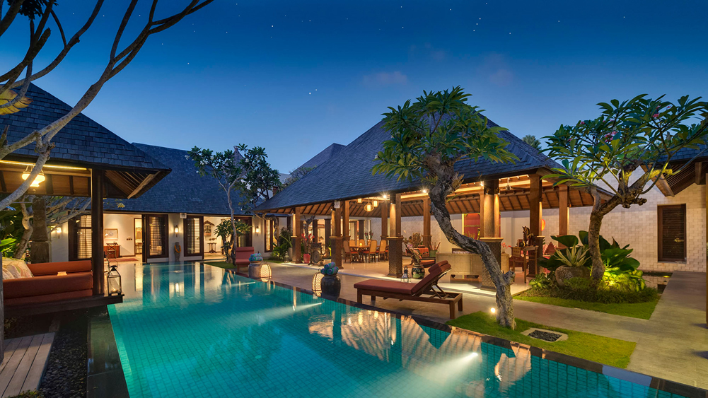 Des Indes II - Romantic villa at dusk